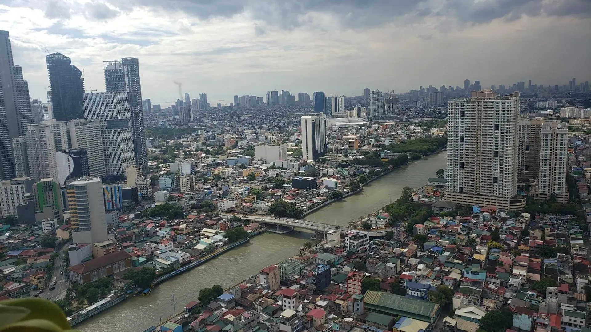 Aparthotel Sutherland Tower Acqua Private Residences Mandaluyong